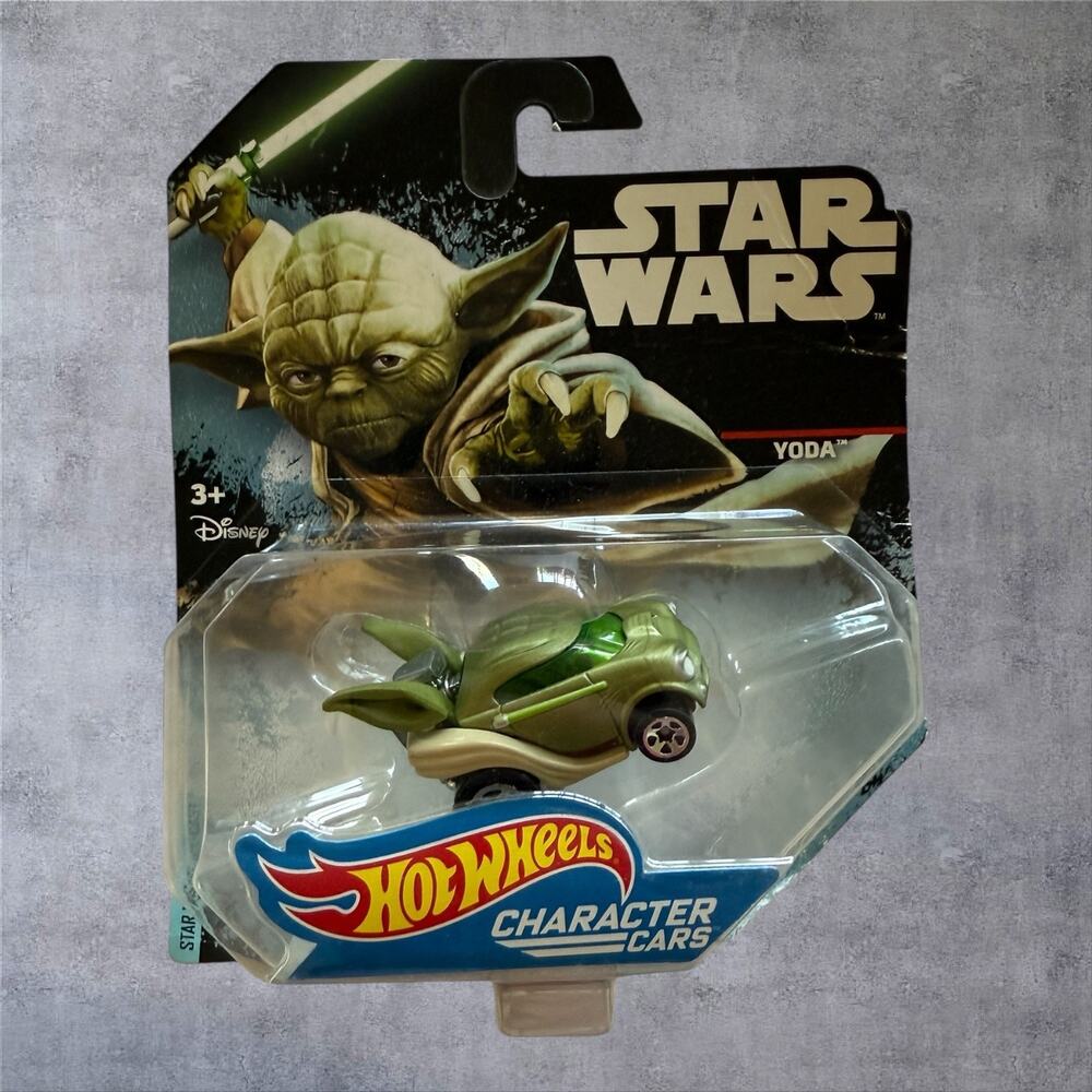Hot Wheels Star Wars Yoda Character Car 1:64 Die-Cast New 2014 Mattel DXP54 NIB